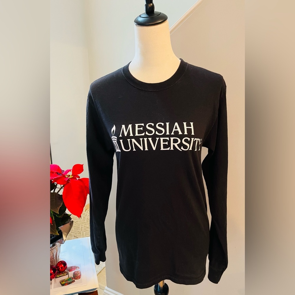 CHAMPION Women’s MESSIAH UNIVERSITY Crewneck Long Sleeve T-Shirt